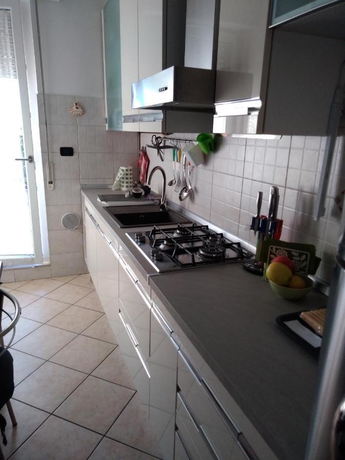 Appartamento Con Terrazzo A Gorgonzola Luaran gambar